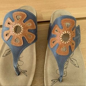 Josef seibel sandal. NWOT flower